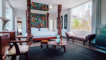 In-room safe, free WiFi, bed sheets