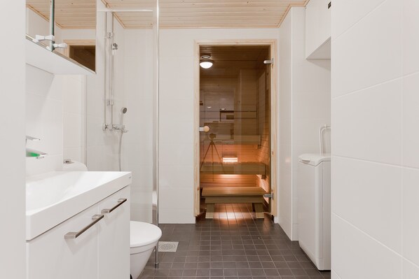 Standard Apartment | Bathroom
