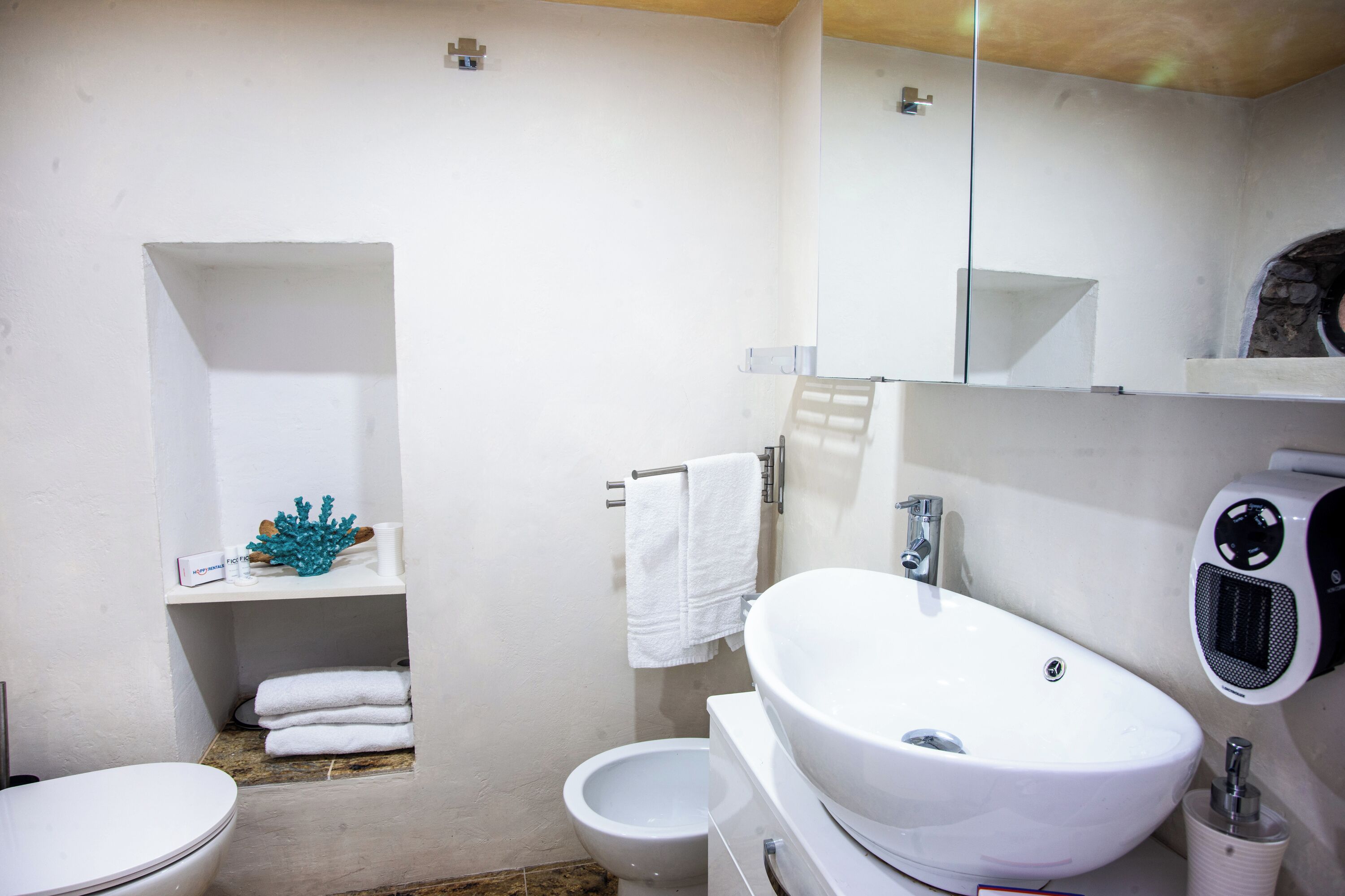 Családi apartman, több hálószobával (New Flat Sanremo Centro Casino Beach) | Fürdőszoba | Zuhanyzó, hajszárító, bidé és törölközők