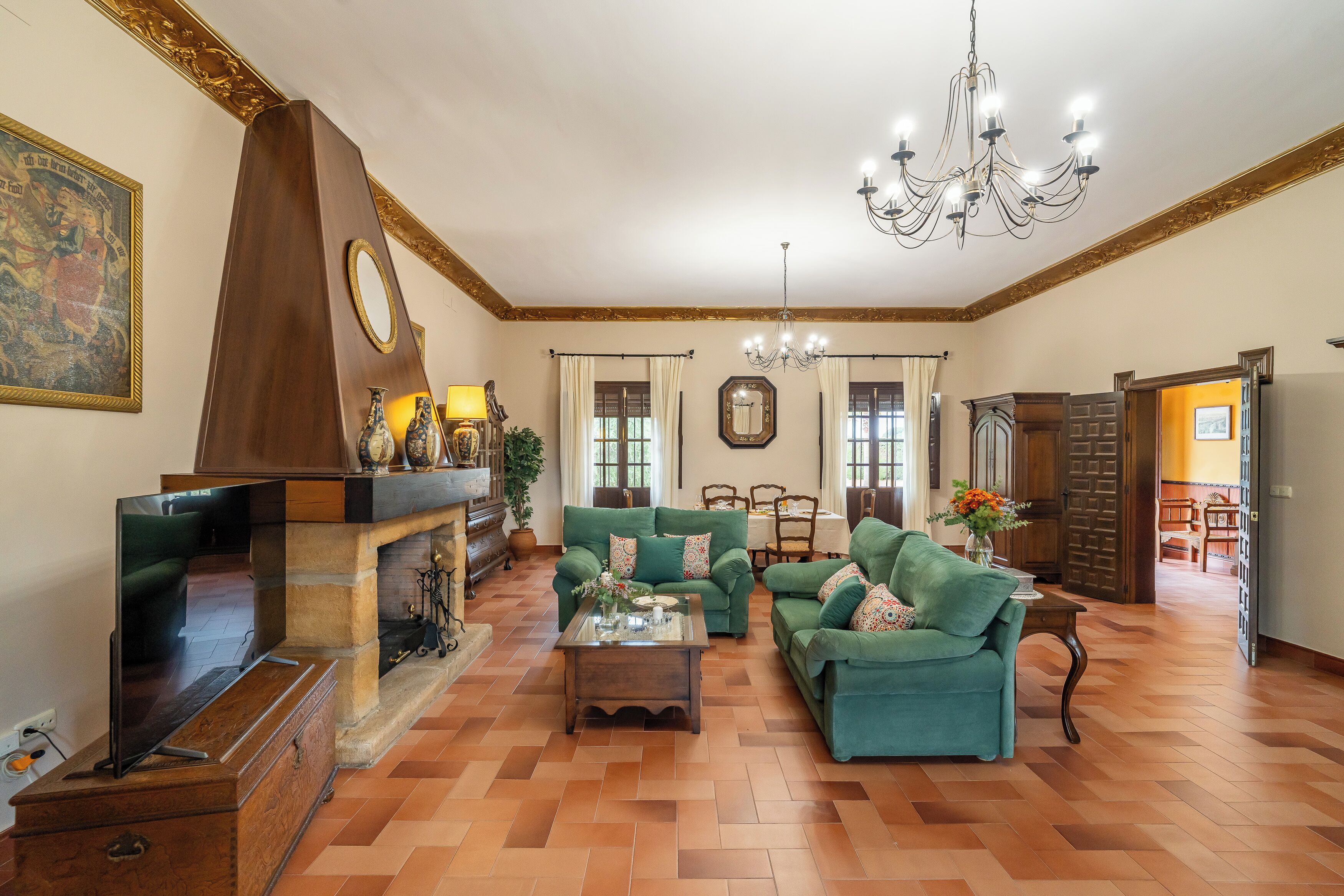 Smart-tv en een open haard