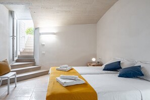 3 slaapkamers, een strijkplank/strijkijzer, wifi, beddengoed