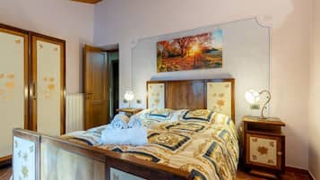 4 camere, ferro/asse da stiro, Wi-Fi, lenzuola