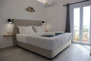 Deluxe Double Room with Balcony and Sea View | 1 sovrum, minibar, ljudisolering och gratis wi-fi