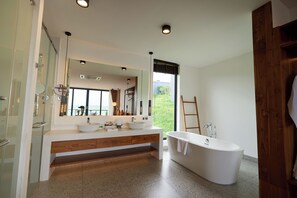 Villa 2 Bedroom | Badezimmer