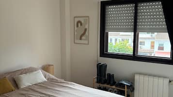 3 slaapkamers, een strijkplank/strijkijzer, wifi, beddengoed