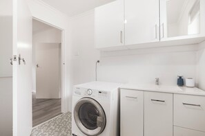 Interior - Sammy's Seaside Hideaway in Henley Beach (Henley Beach South)