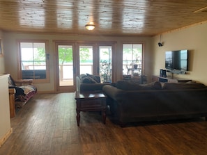 TV, peis og stereoanlegg