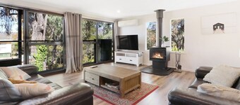 Goughs Retreat - Convenient to lake and mountain.