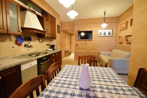Interior - Nambino On The Slopes (Madonna di Campiglio)