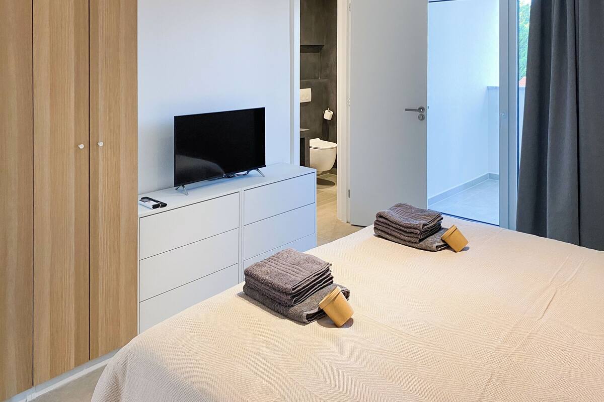 Luxury Apartment, Sea View