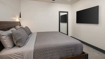 3 slaapkamers, een strijkplank/strijkijzer, wifi, beddengoed