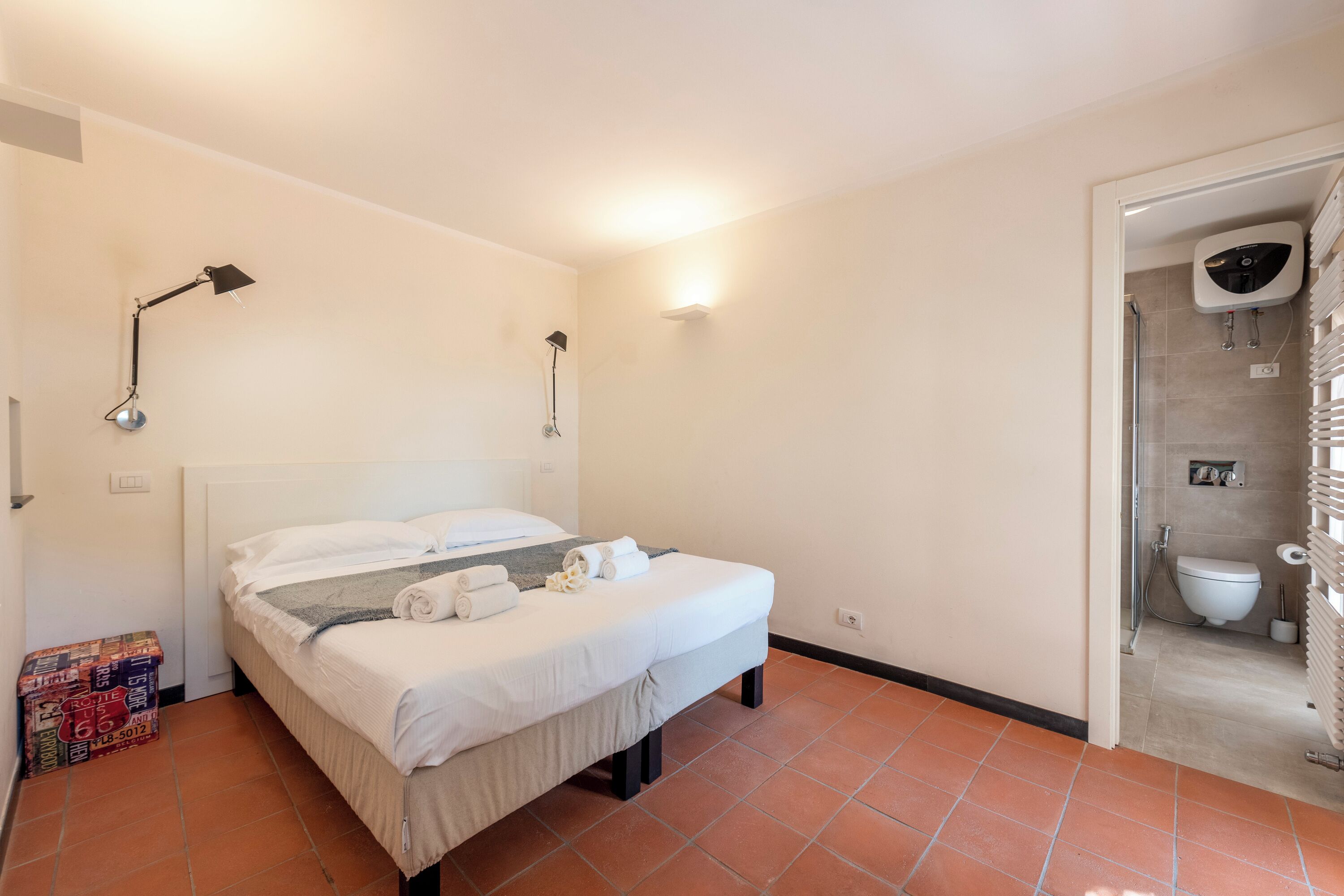 Family Villa, Multiple Bedrooms, 2 Bathrooms, Sea Facing (Wonderful Villa In Mulinetti) | Bathroom | Shower, hair dryer, bidet, towels