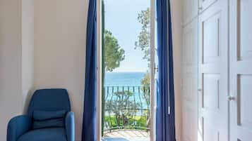Family Villa, Multiple Bedrooms, 2 Bathrooms, Sea Facing (Wonderful Villa In Mulinetti) | Interior