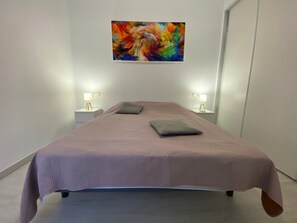 3 bedrooms, WiFi, bed sheets