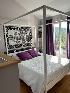 4 slaapkamers, een strijkplank/strijkijzer, wifi, beddengoed