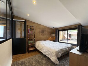 3 bedrooms, WiFi - Renovated duplex in Les Orres, 3 rooms for 8, WiFi, pets allowed (Les Orres)