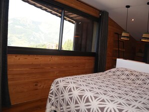 3 bedrooms, WiFi - Renovated duplex in Les Orres, 3 rooms for 8, WiFi, pets allowed (Les Orres)