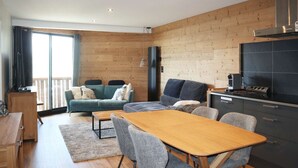Interior - Renovated duplex in Les Orres, 3 rooms for 8, WiFi, pets allowed (Les Orres)