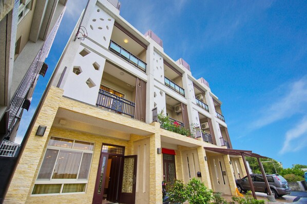 Front of property - Kuan-Pin B&B (Wujie)