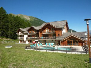 Exterior - Ski-in/Ski-out Chalet, Pool & Sauna, Sleeps 6 (Les Orres)