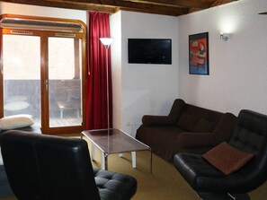 TV - Cozy apartment for 6, close to center, ski-in/ski-out (Les Orres)