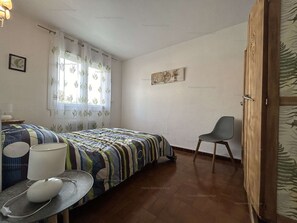 2 bedrooms