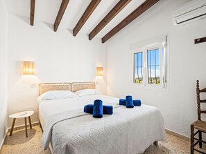 3 quartos, escrivaninha, ferros/tábuas de passar roupa, Wi-Fi