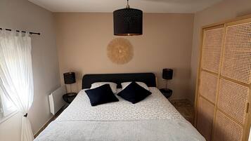 1 bedroom, iron/ironing board, free WiFi, bed sheets