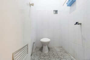 Deluxe Twin Room | Bathroom | Shower, soap