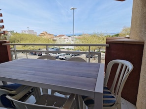 Outdoor dining - Appartement vue sur Mer, Face au Port, Proche Plage et Centre Ville (Roses)