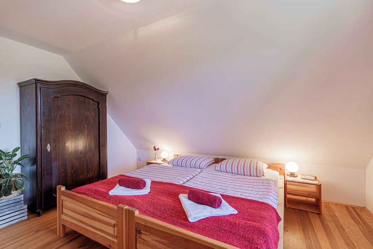 Chalet Familial, plusieurs chambres (Chalet Jurij & Lena embraced by) | Espace de travail pour ordinateur portable, draps fournis