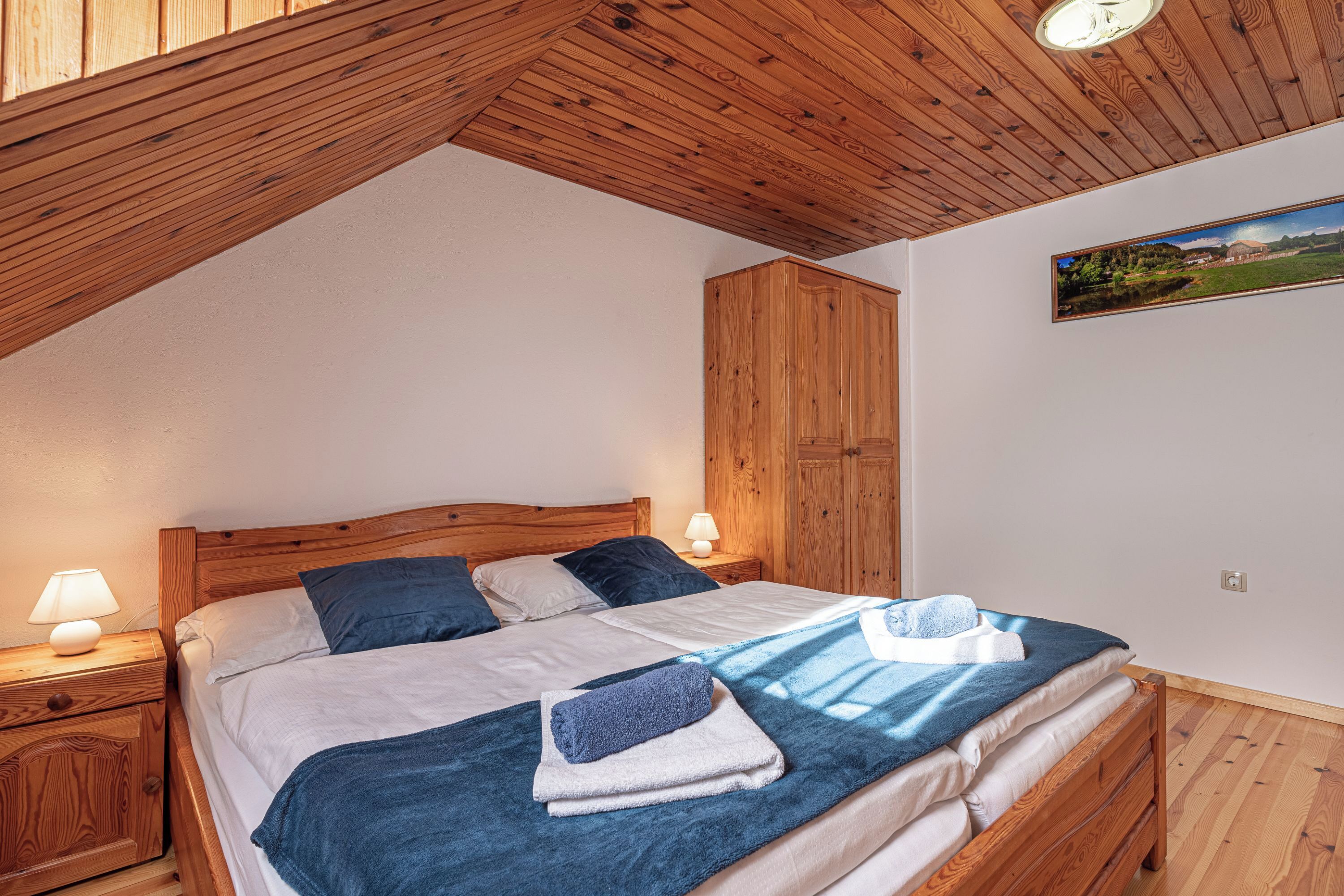 Appartement Familial, plusieurs chambres (Eco farm Mikl Spruce Tree Apartment) | Espace de travail pour ordinateur portable, draps fournis