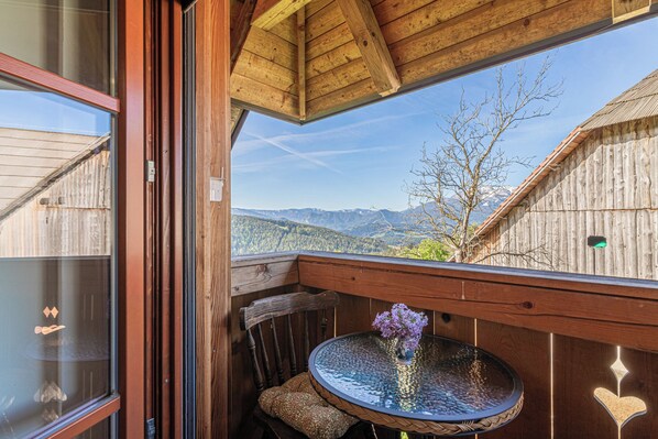 Studio dành cho gia đình, quang cảnh núi (Birchwood Suite) | Khu ẩm thực ngoài trời