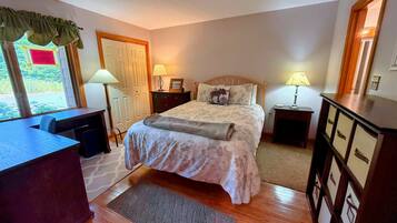 5 camere, una scrivania, ferro/asse da stiro, Wi-Fi gratuito