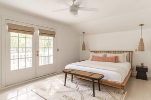 2 bedrooms, iron/ironing board, WiFi, bed sheets - Stone Haus: Historic Home with Hot Tub (Fredericksburg)