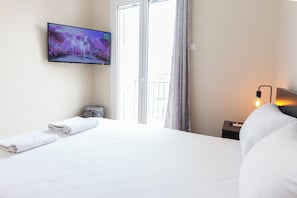 Apartment | 1 bedroom, free WiFi - Modern Comfort 1Bd Apt with Balcony (Athens)