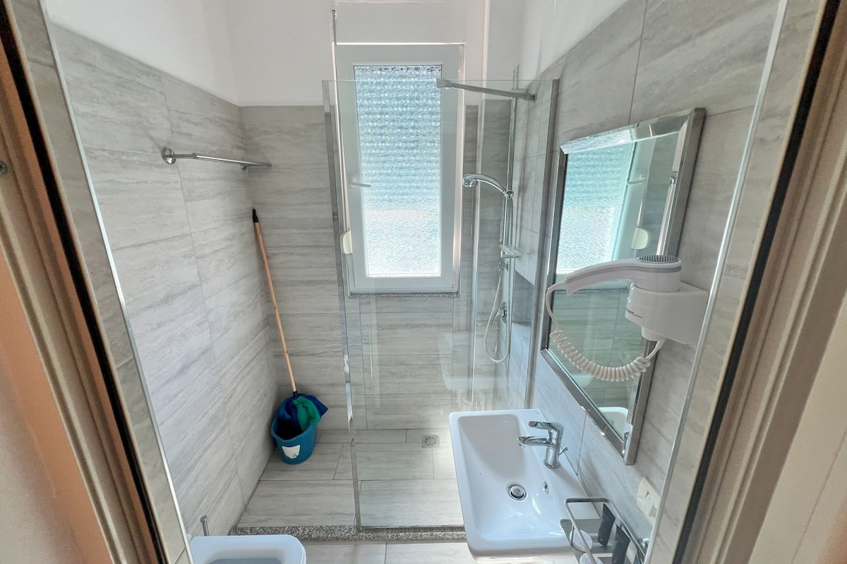 Quarto luxo, vista para a piscina | 1 quarto, cofres nos quartos, Wi-Fi de cortesia