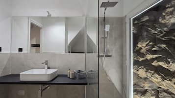 Superior Apartment | Bathroom