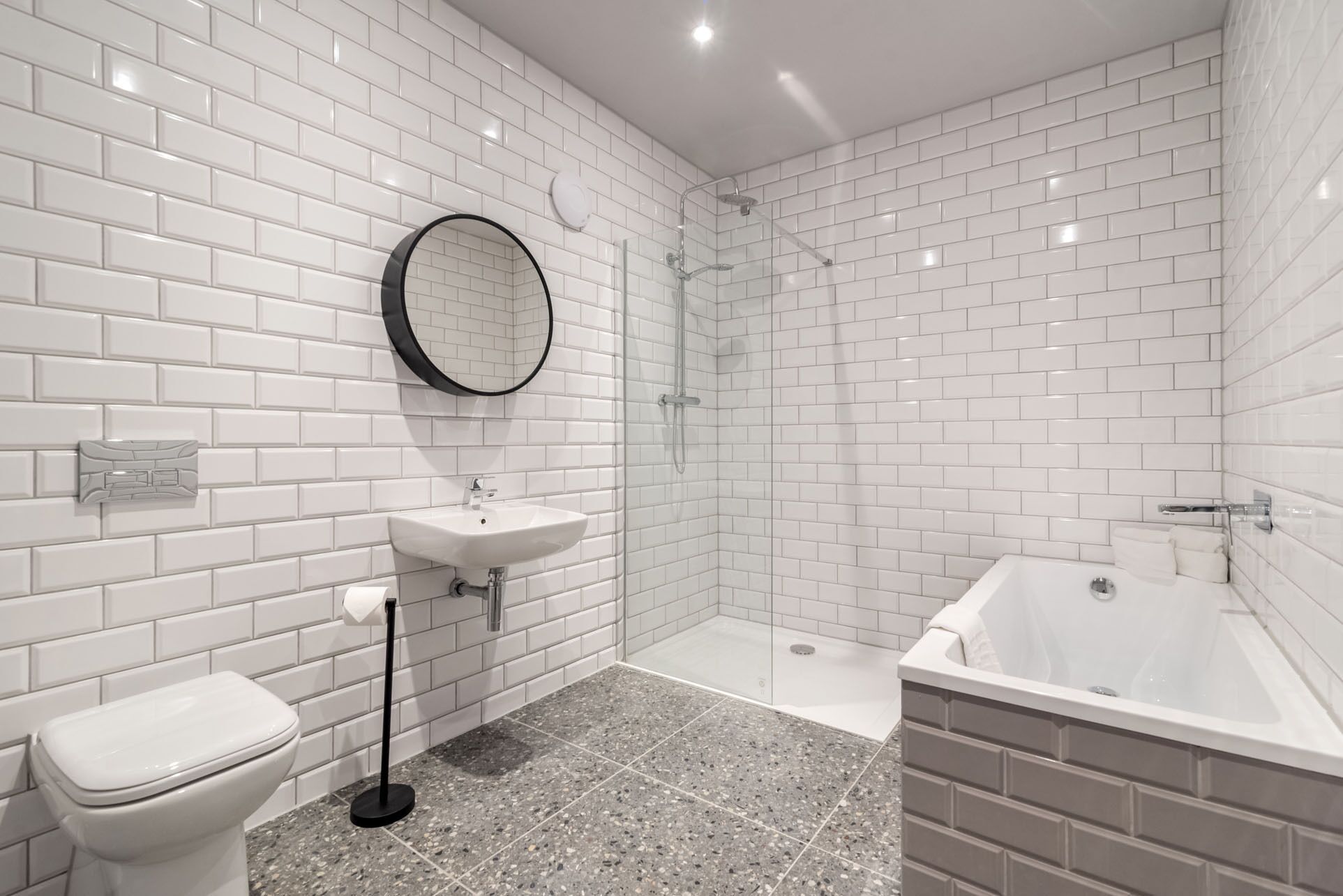 Family Superior King Suite | Bathroom | Hair dryer, towels, toilet paper