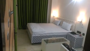 Free WiFi, bed sheets