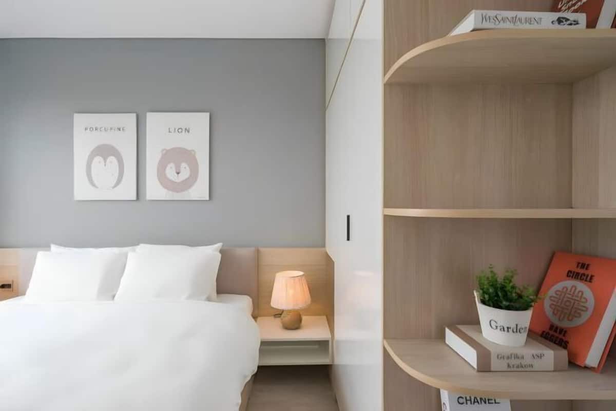 Blackout drapes, soundproofing, iron/ironing board, WiFi (free)