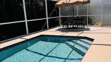 Piscine extérieure, piscine chauffée
