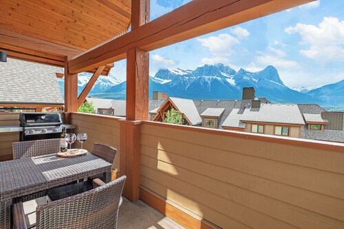 Magnificent Mountain Penthouse - Pool & Hot Tub