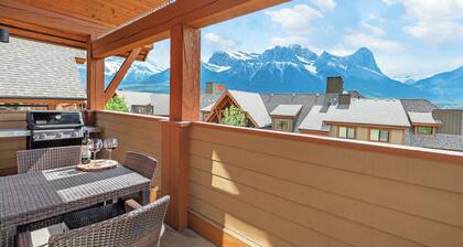 Magnificent Mountain Penthouse - Pool & Hot Tub