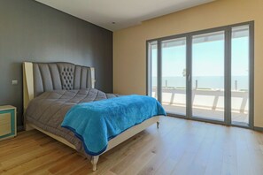 5 bedrooms, iron/ironing board, travel cot, free WiFi