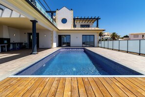 Outdoor pool - Exceptionally spacious 5 bed villa with swimming pool, snooker table - 155319/AL (Faro)