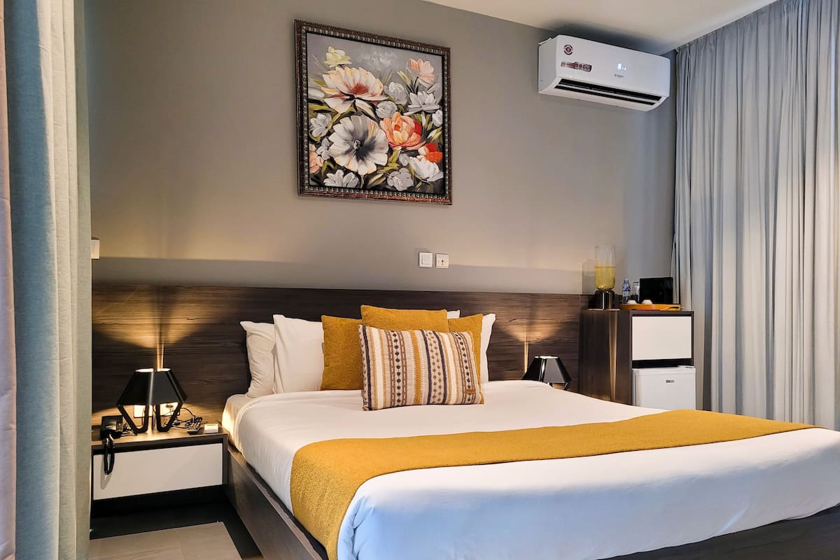 1 bedroom, Egyptian cotton sheets, premium bedding