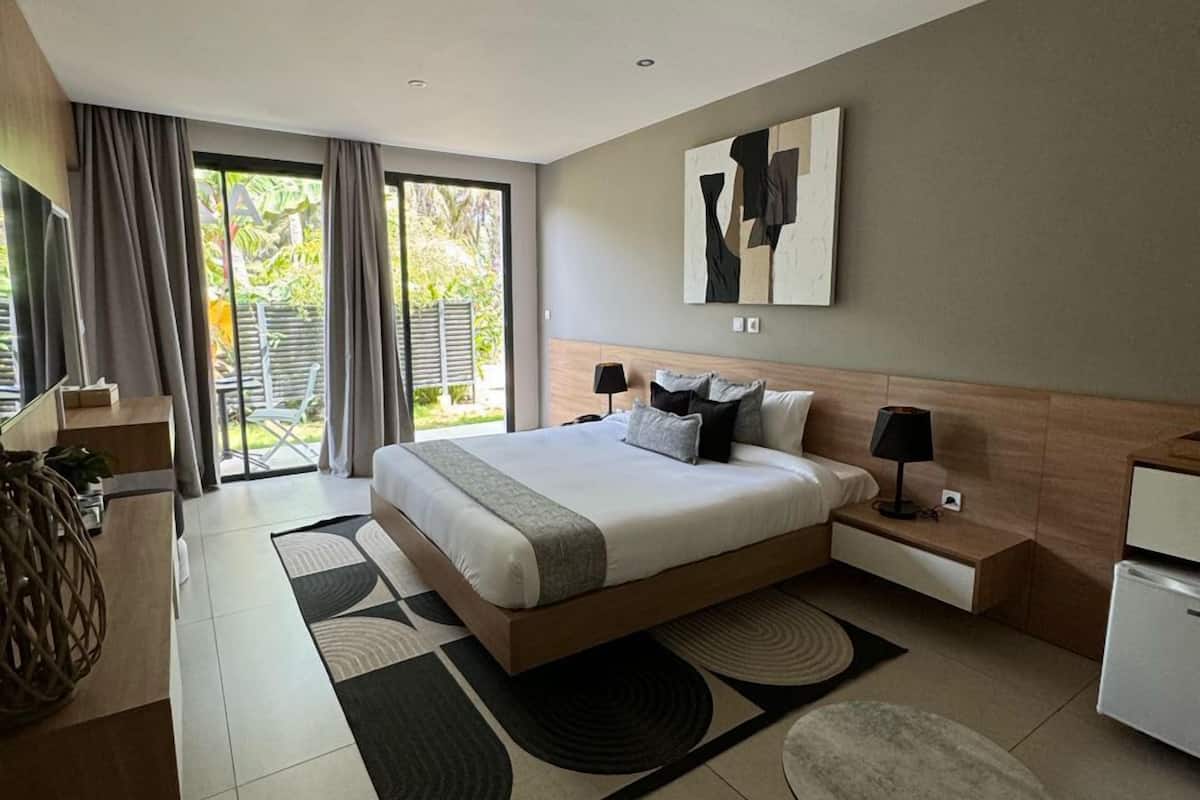1 bedroom, Egyptian cotton sheets, premium bedding
