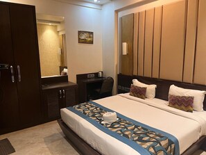 Premium bedding, memory-foam beds, individually decorated - HOTEL JODHA THE GREAT  (Agra)