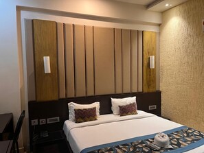 Premium bedding, memory-foam beds, individually decorated - HOTEL JODHA THE GREAT  (Agra)